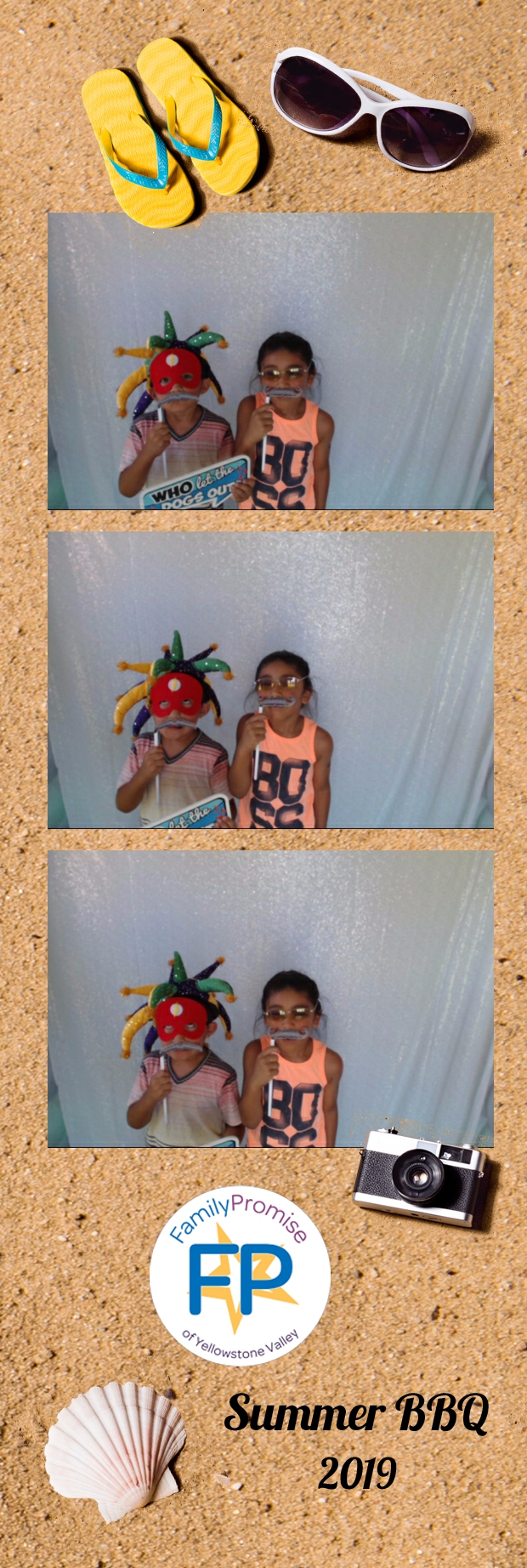 Family BBQ | View more photos from the event at gallery.photoboothbillings.com/u/PhotoBoothBillings/Family-BBQ
